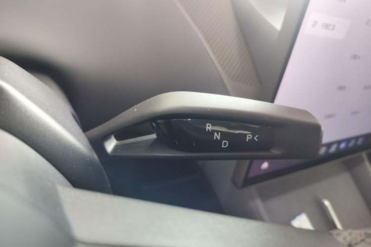 Used Xiaomi Auto YU7 2025 Ultra-Long Range High-Performance All-Wheel-Drive Max Edition Gear Lever