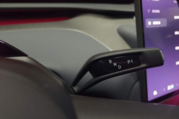 Used Xiaomi Auto YU7 2025 Ultra-Long Range High-Performance All-Wheel-Drive Max Edition Gear Lever