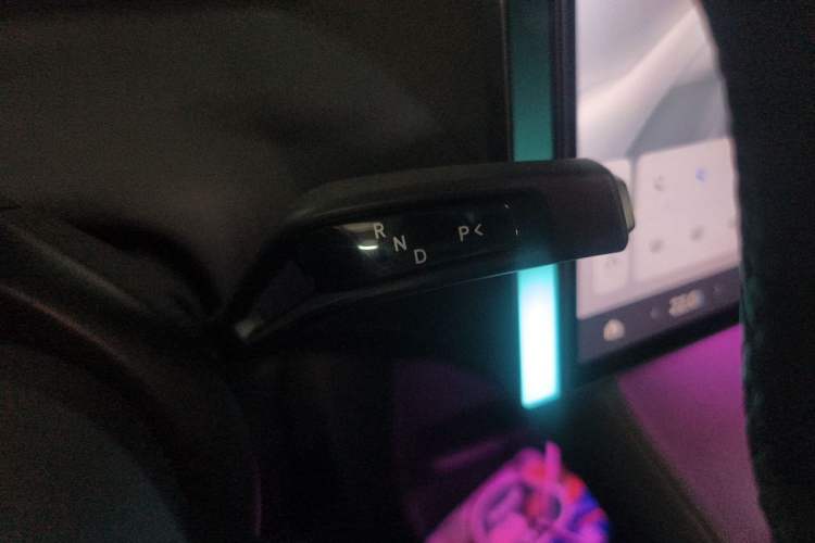 Used Xiaomi Auto YU7 2025 Ultra-Long Range High-Performance All-Wheel-Drive Max Edition Gear Lever