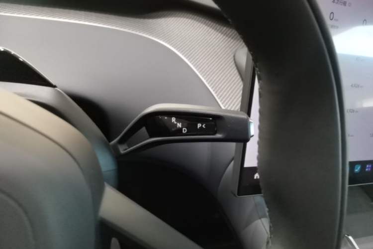 Used Xiaomi Auto YU7 2025 Ultra-Long Range High-Performance All-Wheel-Drive Max Edition Gear Lever