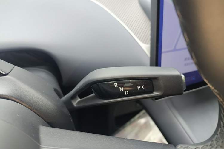 Used Xiaomi Auto YU7 2025 Ultra-Long Range High-Performance All-Wheel-Drive Max Edition Gear Lever