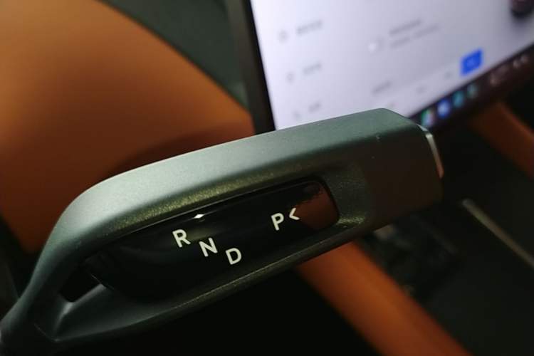 Used Xiaomi Auto YU7 2025 Ultra-Long Range High-Performance All-Wheel-Drive Max Edition Gear Lever