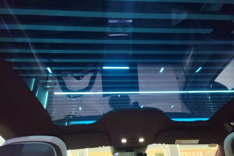 Used Xiaomi Auto YU7 2025 Ultra-Long Range High-Performance All-Wheel-Drive Max Edition Headliner