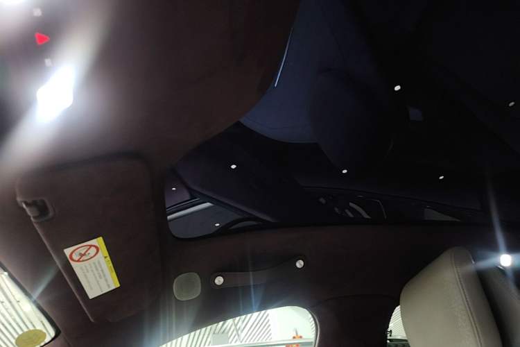 Used Xiaomi Auto YU7 2025 Ultra-Long Range High-Performance All-Wheel-Drive Max Edition Headliner