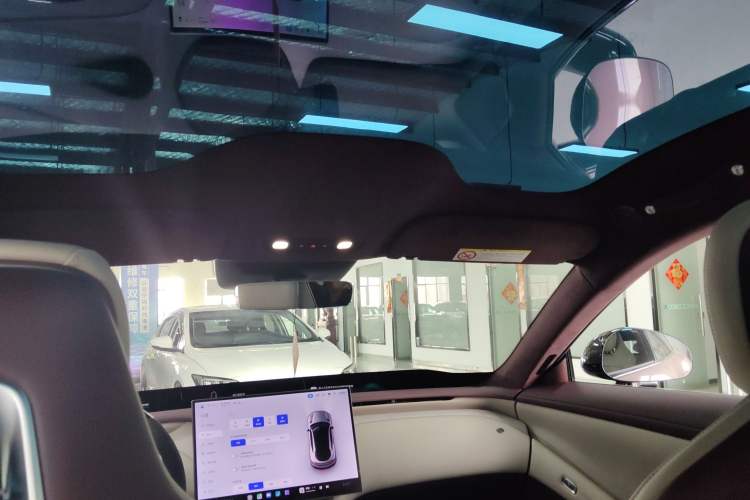 Used Xiaomi Auto YU7 2025 Ultra-Long Range High-Performance All-Wheel-Drive Max Edition Headliner