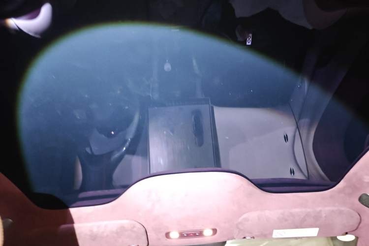 Used Xiaomi Auto YU7 2025 Ultra-Long Range High-Performance All-Wheel-Drive Max Edition Headliner