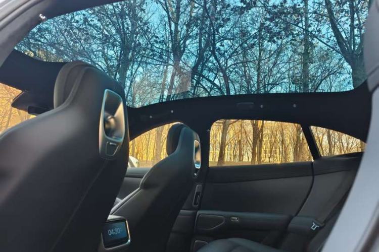 Used Xiaomi Auto YU7 2025 Ultra-Long Range High-Performance All-Wheel-Drive Max Edition Interior 1