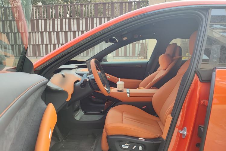 Used Xiaomi Auto YU7 2025 Ultra-Long Range High-Performance All-Wheel-Drive Max Edition Interior 2