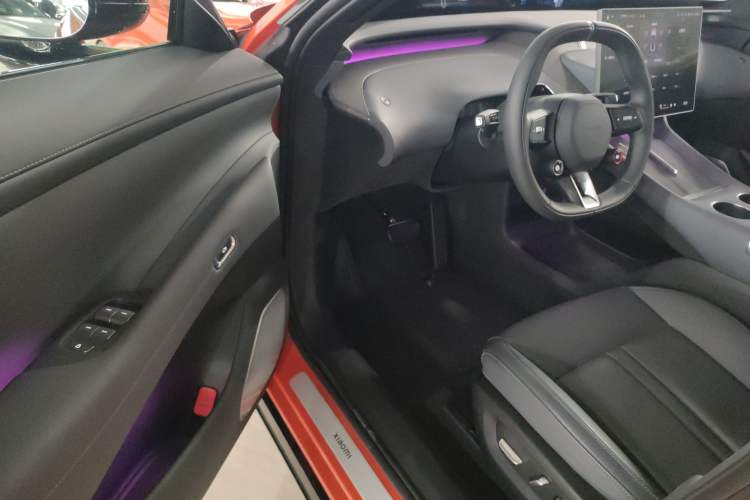 Used Xiaomi Auto YU7 2025 Ultra-Long Range Rear-Wheel Drive Version Interior 3