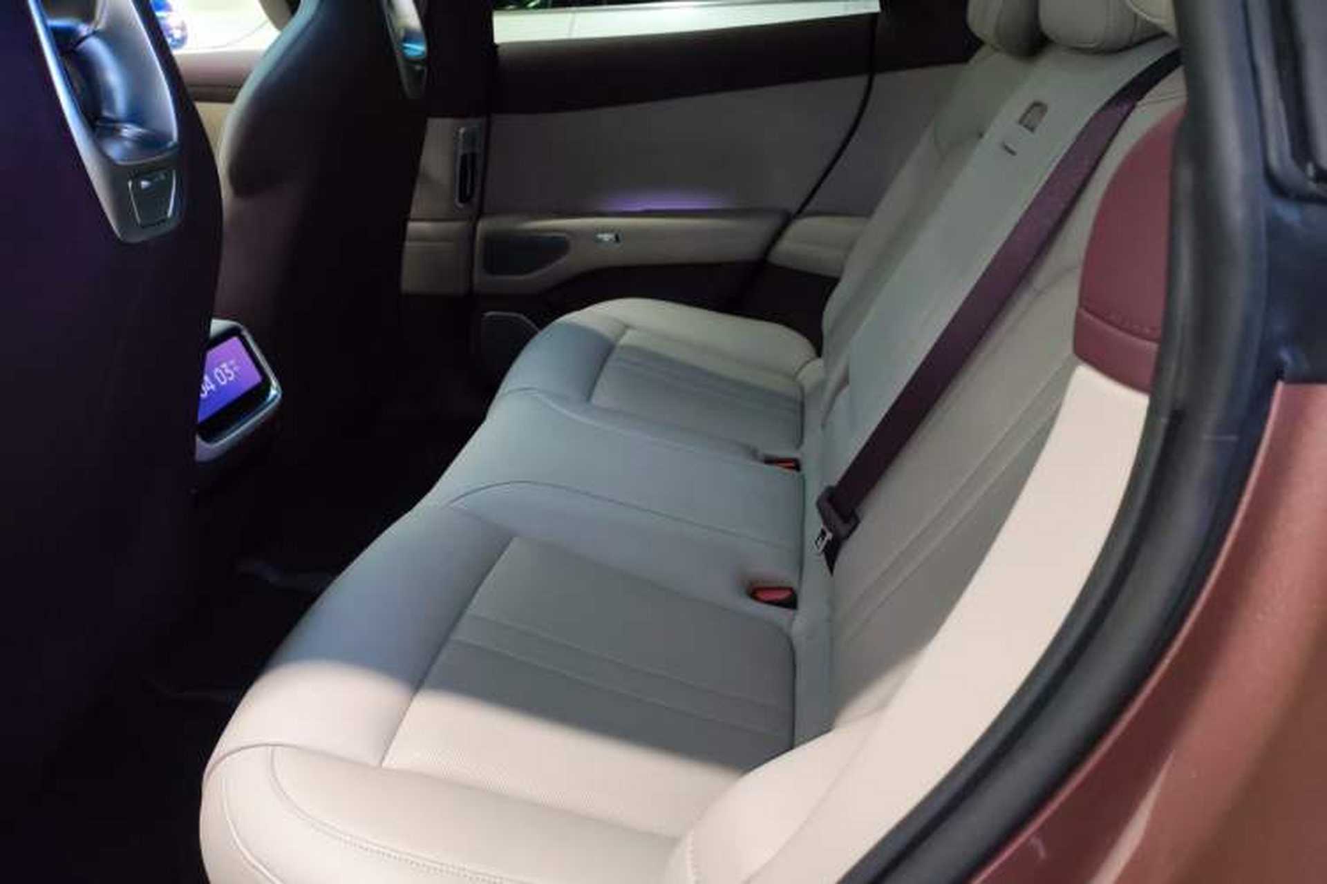 Used Xiaomi Auto YU7 2025 Ultra-Long Range High-Performance All-Wheel-Drive Max Edition Interior 4