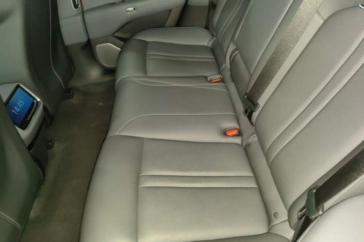 Used Xiaomi Auto YU7 2025 Ultra-Long Range Rear-Wheel Drive Version Interior 4