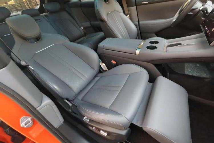Used Xiaomi Auto YU7 2025 Ultra-Long Range High-Performance All-Wheel-Drive Max Edition Interior 8