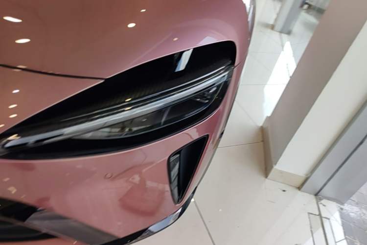 Used Xiaomi Auto YU7 2025 Ultra-Long Range High-Performance All-Wheel-Drive Max Edition Left Front Headlight