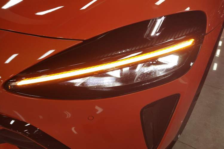 Used Xiaomi Auto YU7 2025 Ultra-Long Range High-Performance All-Wheel-Drive Max Edition Left Front Headlight