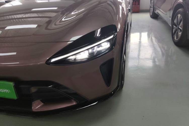 Used Xiaomi Auto YU7 2025 Ultra-Long Range High-Performance All-Wheel-Drive Max Edition Left Front Headlight