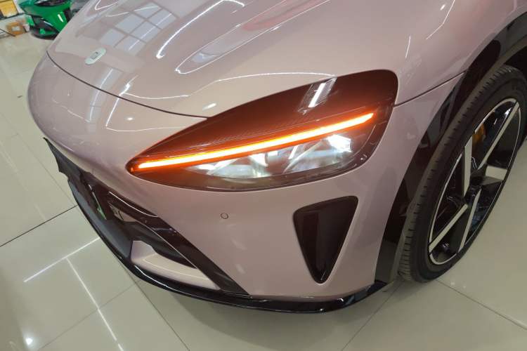 Used Xiaomi Auto YU7 2025 Ultra-Long Range All-Wheel Drive Pro Version Left Front Headlight