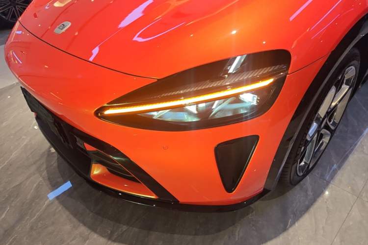 Used Xiaomi Auto YU7 2025 Ultra-Long Range High-Performance All-Wheel-Drive Max Edition Left Front Headlight