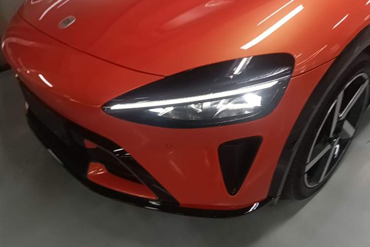 Used Xiaomi Auto YU7 2025 Ultra-Long Range High-Performance All-Wheel-Drive Max Edition Left Front Headlight