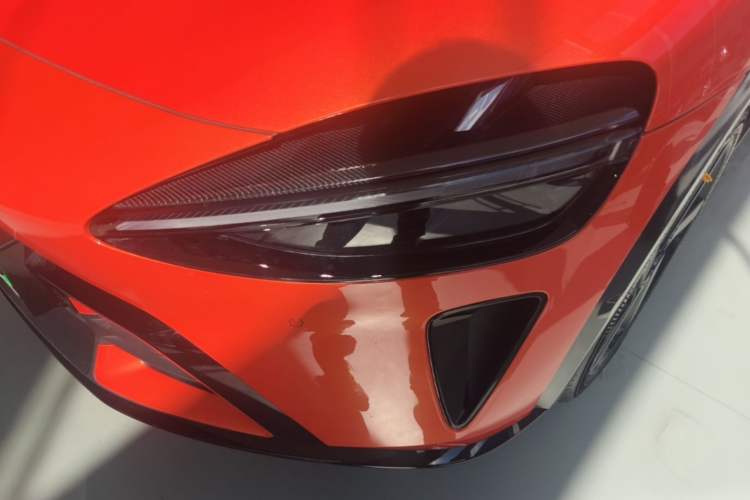 Used Xiaomi Auto YU7 2025 Ultra-Long Range All-Wheel Drive Pro Version Left Front Headlight