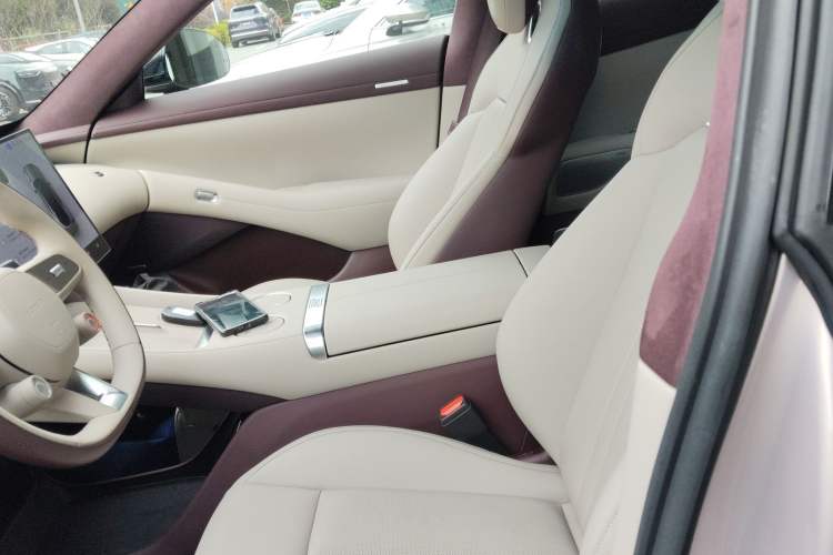 Used Xiaomi Auto YU7 2025 Ultra-Long Range High-Performance All-Wheel-Drive Max Edition Left Front Seat