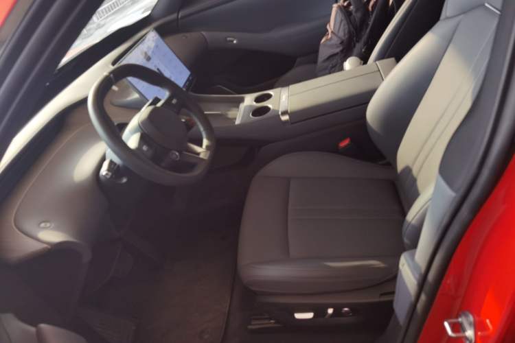 Used Xiaomi Auto YU7 2025 Ultra-Long Range Rear-Wheel Drive Version Left Front Seat