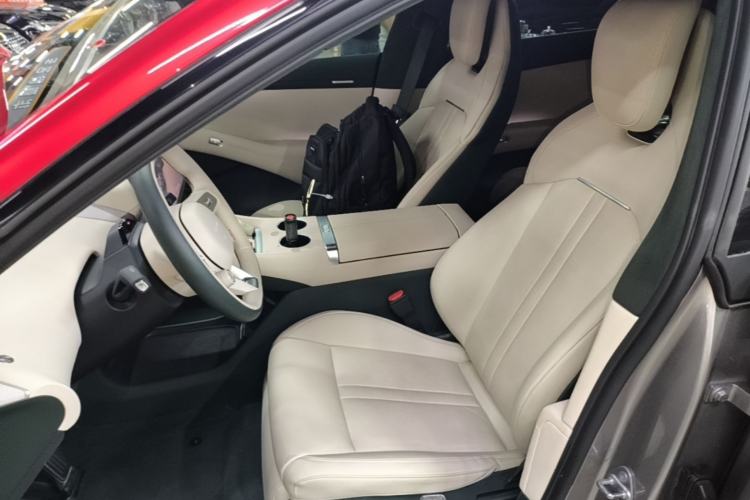 Used Xiaomi Auto YU7 2025 Ultra-Long Range High-Performance All-Wheel-Drive Max Edition Left Front Seat