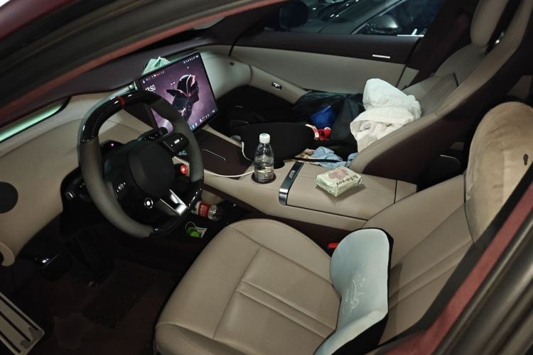 Used Xiaomi Auto YU7 2025 Ultra-Long Range High-Performance All-Wheel-Drive Max Edition Left Front Seat
