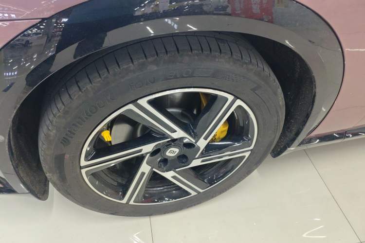 Used Xiaomi Auto YU7 2025 Ultra-Long Range All-Wheel Drive Pro Version Left Front Wheel Hub