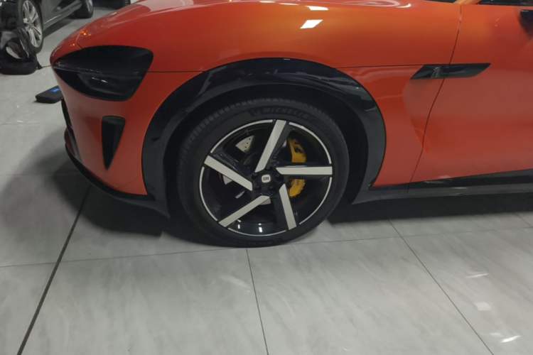 Used Xiaomi Auto YU7 2025 Ultra-Long Range High-Performance All-Wheel-Drive Max Edition Left Front Wheel Hub