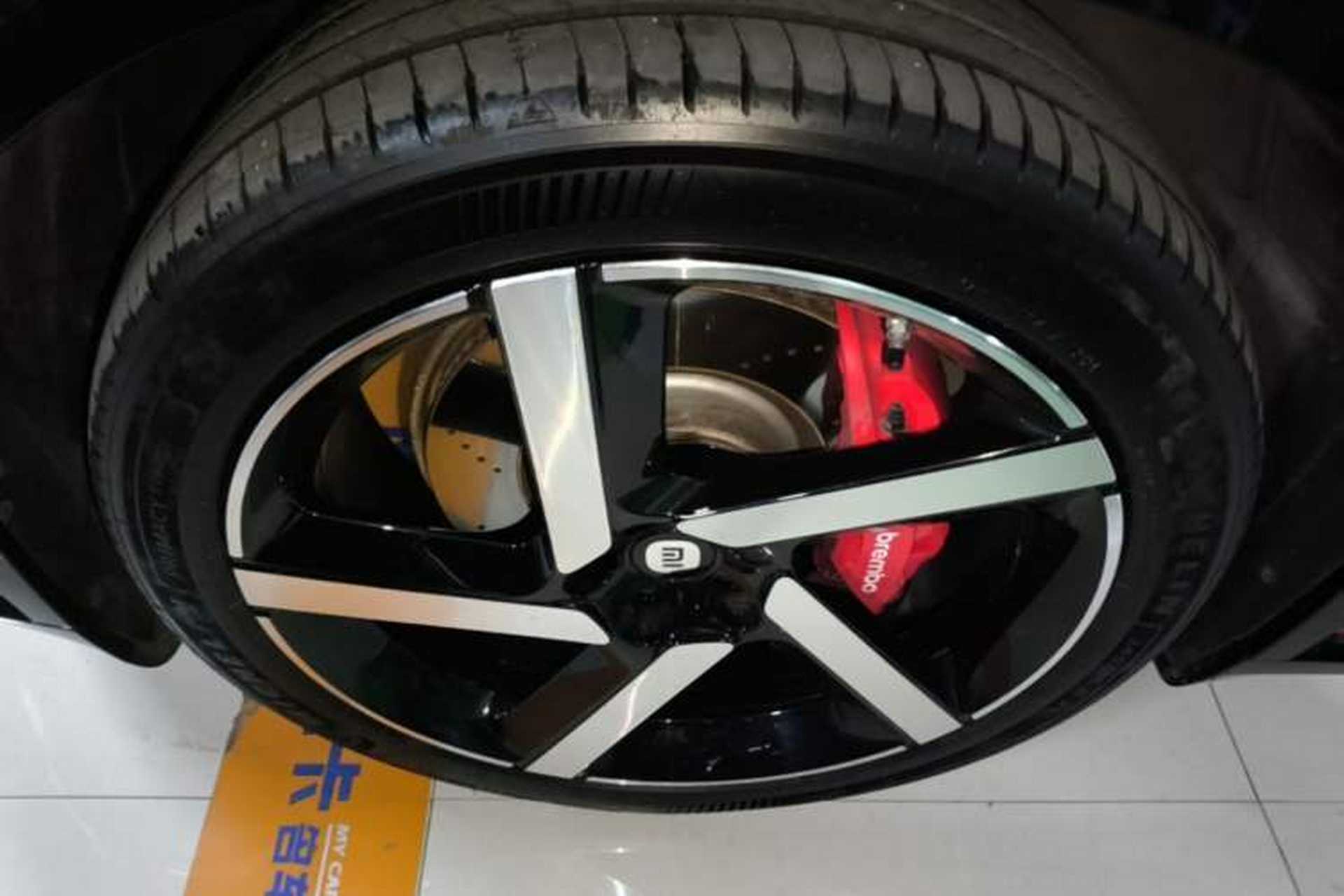 Used Xiaomi Auto YU7 2025 Ultra-Long Range High-Performance All-Wheel-Drive Max Edition Left Front Wheel Hub