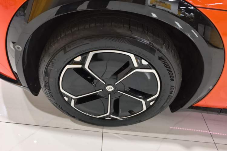 Used Xiaomi Auto YU7 2025 Ultra-Long Range Rear-Wheel Drive Version Left Front Wheel Hub