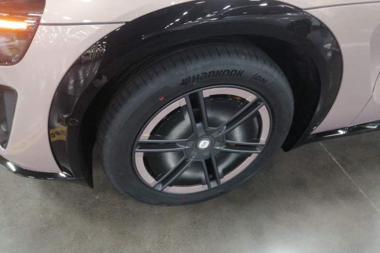 Used Xiaomi Auto YU7 2025 Ultra-Long Range Rear-Wheel Drive Version Left Front Wheel Hub