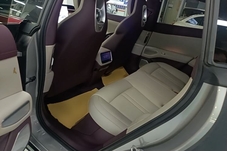 Used Xiaomi Auto YU7 2025 Ultra-Long Range All-Wheel Drive Pro Version Left Rear Seat