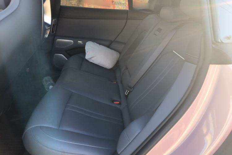 Used Xiaomi Auto YU7 2025 Ultra-Long Range High-Performance All-Wheel-Drive Max Edition Left Rear Seat
