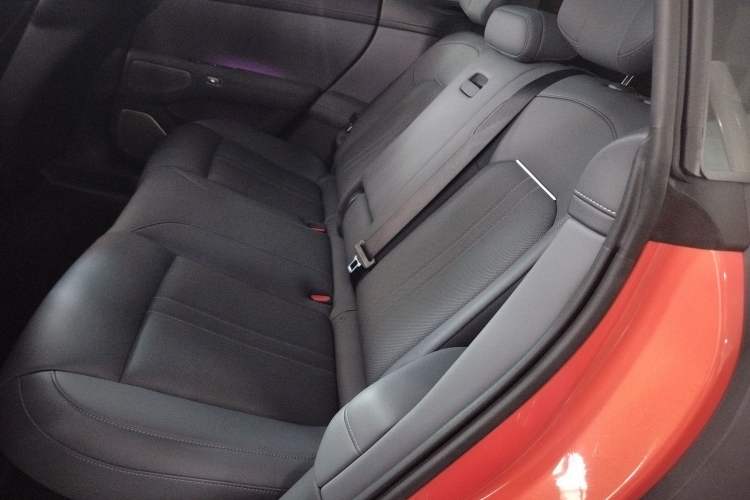 Used Xiaomi Auto YU7 2025 Ultra-Long Range High-Performance All-Wheel-Drive Max Edition Left Rear Seat