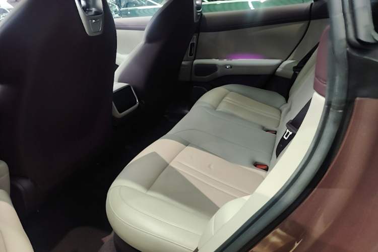 Used Xiaomi Auto YU7 2025 Ultra-Long Range High-Performance All-Wheel-Drive Max Edition Left Rear Seat