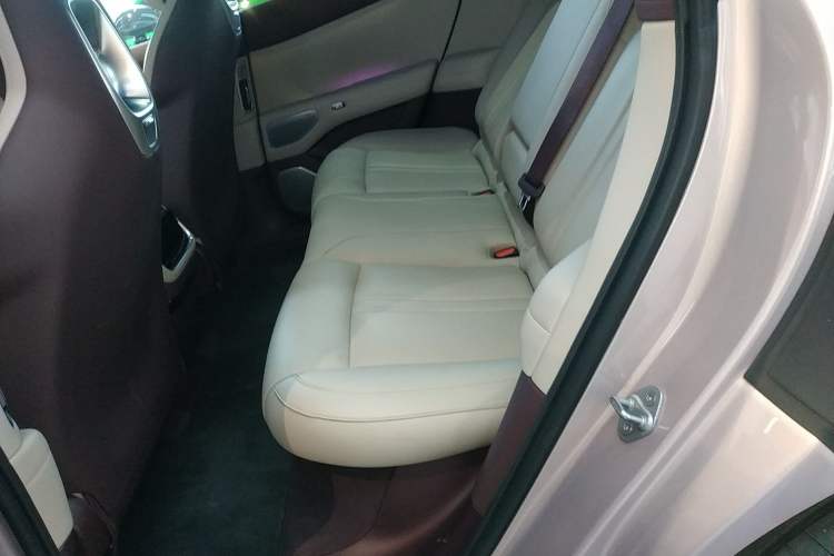 Used Xiaomi Auto YU7 2025 Ultra-Long Range High-Performance All-Wheel-Drive Max Edition Left Rear Seat