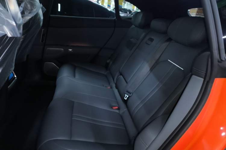 Used Xiaomi Auto YU7 2025 Ultra-Long Range High-Performance All-Wheel-Drive Max Edition Left Rear Seat