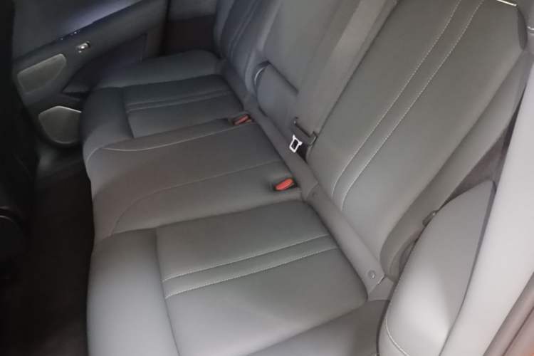 Used Xiaomi Auto YU7 2025 Ultra-Long Range High-Performance All-Wheel-Drive Max Edition Left Rear Seat
