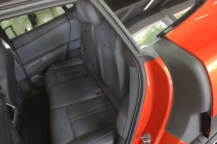 Used Xiaomi Auto YU7 2025 Ultra-Long Range High-Performance All-Wheel-Drive Max Edition Left Rear Seat