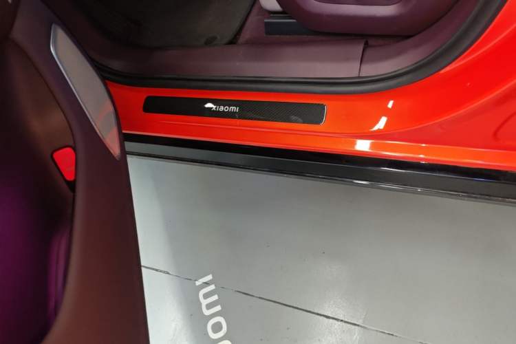 Used Xiaomi Auto YU7 2025 Ultra-Long Range High-Performance All-Wheel-Drive Max Edition Left Side Sill