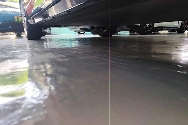 Used Xiaomi Auto YU7 2025 Ultra-Long Range High-Performance All-Wheel-Drive Max Edition Left Side Sill