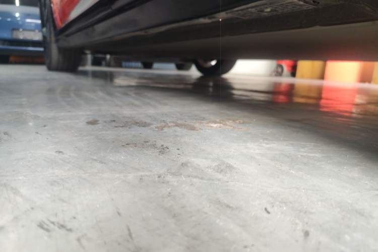 Used Xiaomi Auto YU7 2025 Ultra-Long Range High-Performance All-Wheel-Drive Max Edition Left Side Sill