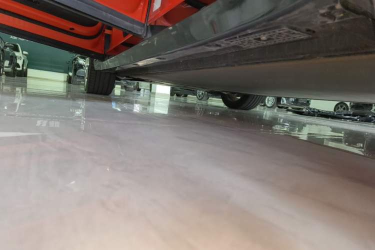 Used Xiaomi Auto YU7 2025 Ultra-Long Range High-Performance All-Wheel-Drive Max Edition Left Side Sill