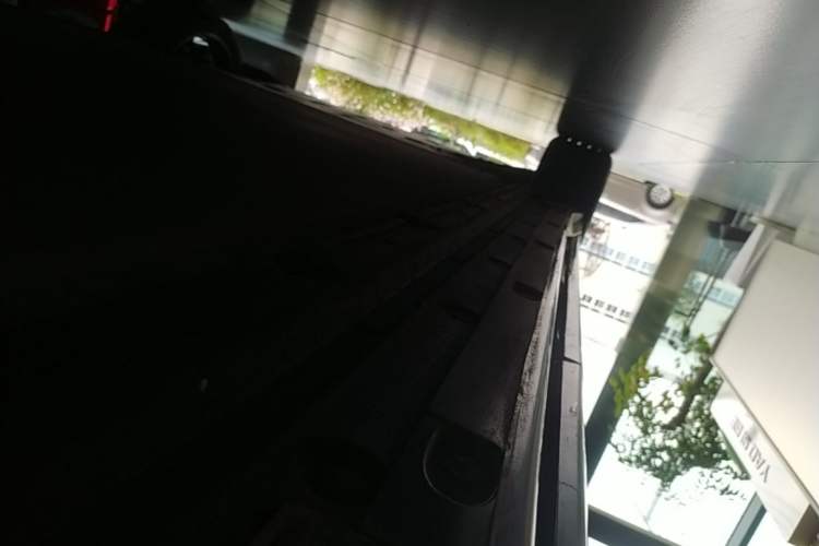 Used Xiaomi Auto YU7 2025 Ultra-Long Range High-Performance All-Wheel-Drive Max Edition Left Side Sill