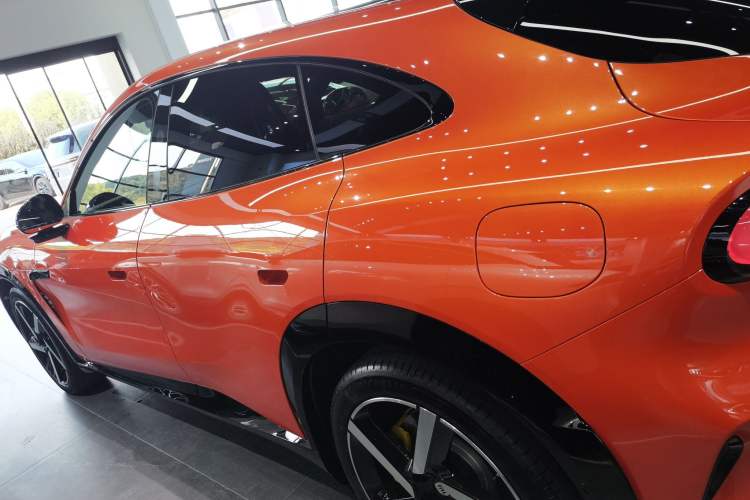 Used Xiaomi Auto YU7 2025 Ultra-Long Range High-Performance All-Wheel-Drive Max Edition Left Side