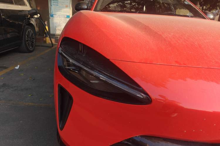Used Xiaomi Auto YU7 2025 Ultra-Long Range High-Performance All-Wheel-Drive Max Edition Right Front Headlight