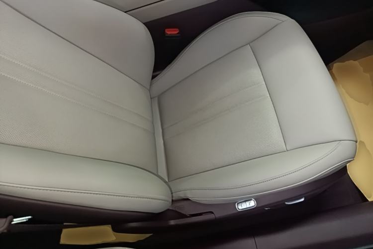 Used Xiaomi Auto YU7 2025 Ultra-Long Range All-Wheel Drive Pro Version Right Front Seat