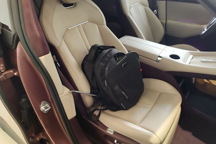 Used Xiaomi Auto YU7 2025 Ultra-Long Range High-Performance All-Wheel-Drive Max Edition Right Front Seat