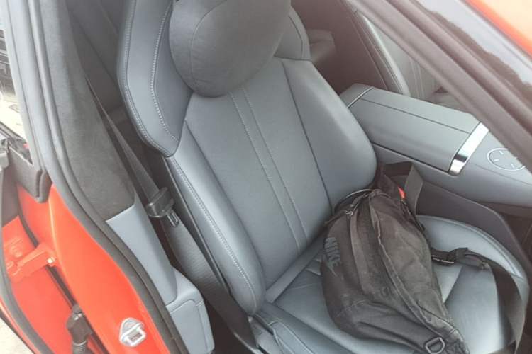 Used Xiaomi Auto YU7 2025 Ultra-Long Range High-Performance All-Wheel-Drive Max Edition Right Front Seat